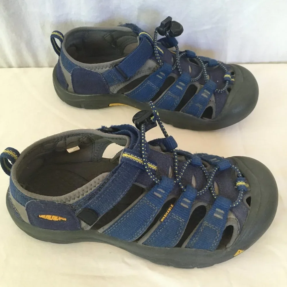 Keen Outdoor Sport Water Sandal Sz 4 Youth